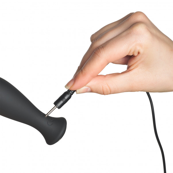 Sinful Petite Mini Magic Wand tuote kädessä 51