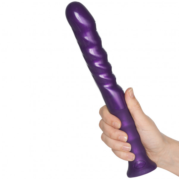 Tantus Echo Dildo Kahvalla tuote kädessä 50