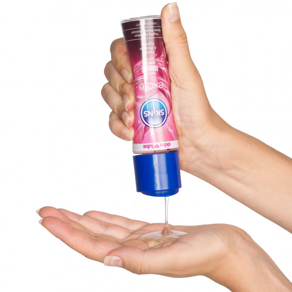 Skins Excite Tingling Vesipohjainen Liukuvoide 130 ml Kuva tuotteesta kädessä 51