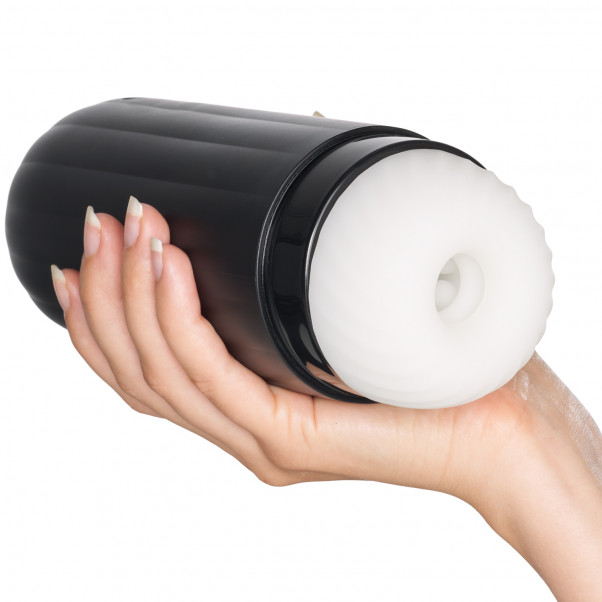 Svakom Sam Neo Masturbaattori Kuva tuotteesta kädessä 50