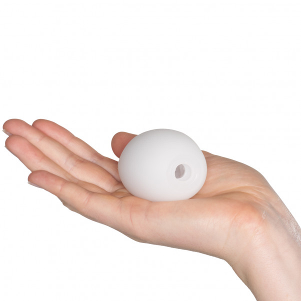 Satisfyer Savage Masturbaattori Kuva tuotteesta kädessä 50