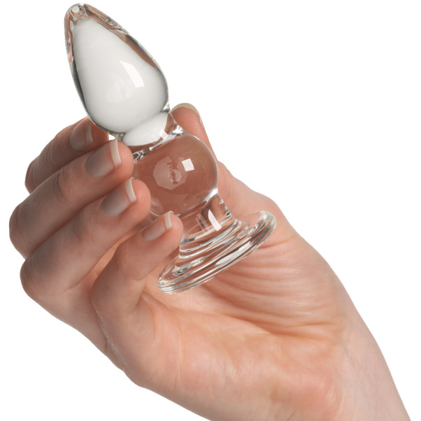 Sinful Groove Pieni Lasinen Anustappi Kuva tuotteesta kädessä 50