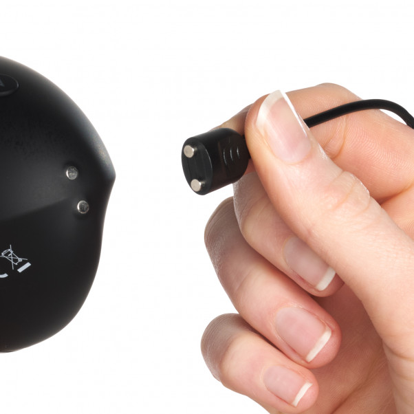 PDX Elite Fap-O-Matic Masturbaattori Kuva tuotteesta kädessä 51