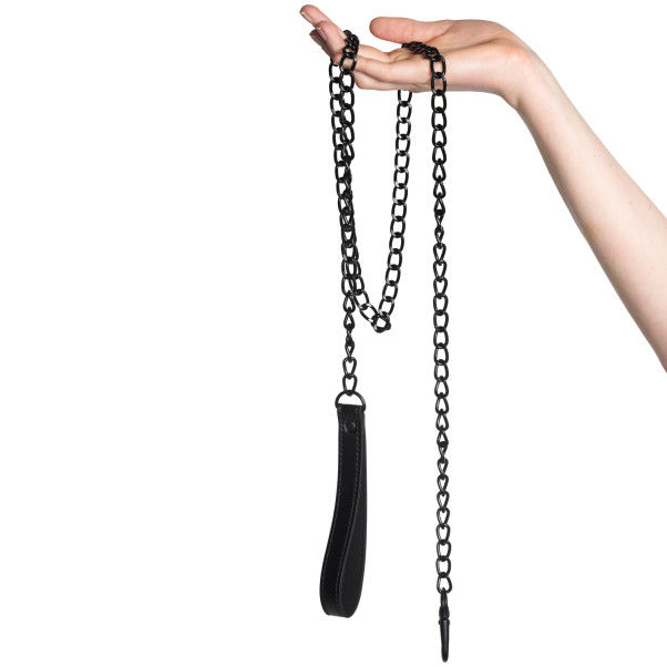 Sportsheets Saffron Kaulapanta Talutushihnalla Kuva tuotteesta kädessä 50