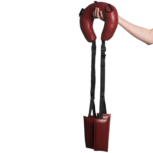 Sportsheets Thigh Sling Kuva tuotteesta kädessä 50