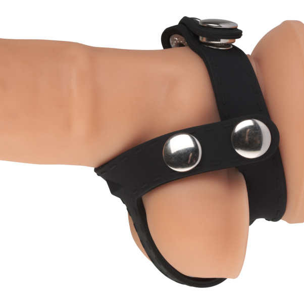 Blue Line C&B Gear Silicone T-style Penisrengas ja Kivesten jakaja Kuva tuotteesta dildon päällä 20