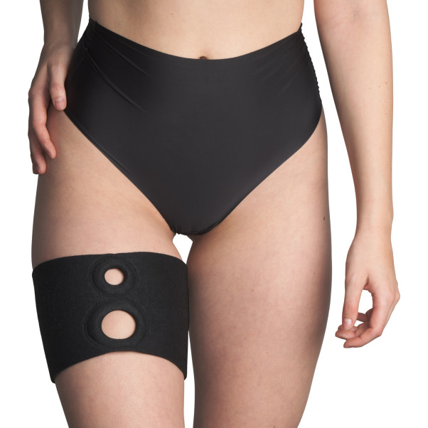 Sportsheets Dual Penetration Thigh Strap-On Kuva tuotteesta mallin päällä 3