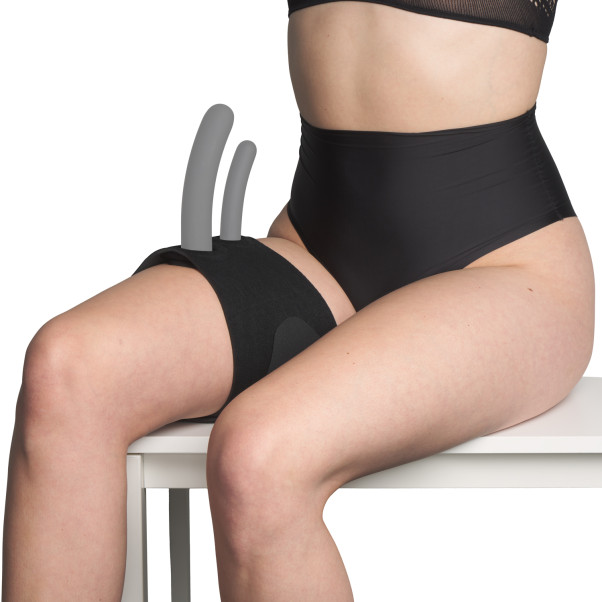Sportsheets Dual Penetration Thigh Strap-On Kuva tuotteesta mallin päällä 2