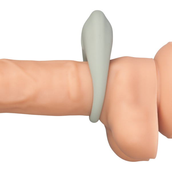 Amaysin Soft Luxy Värisevä Penisrengas Kuva tuotteesta dildon päällä 20