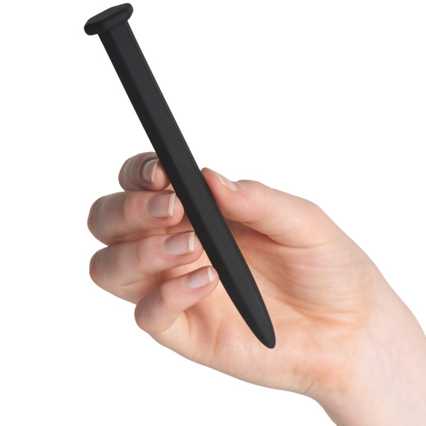 Mister B Fucktools Cock Nails Dilataattorisetti Kuva tuotteesta kädessä 50