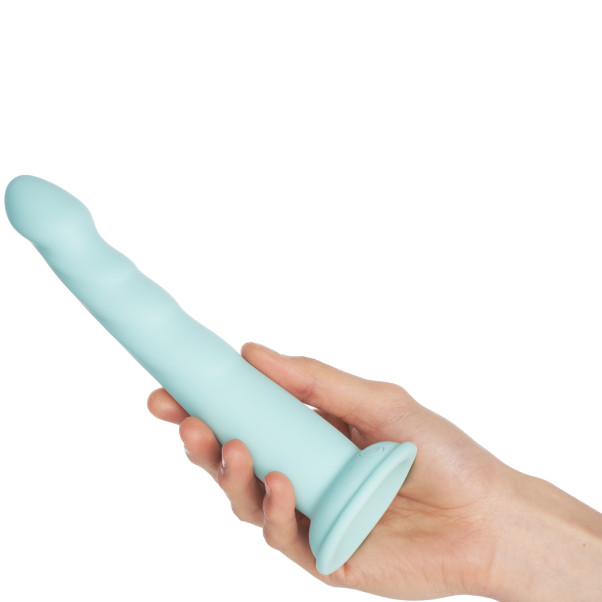 Dillio Platinum Slim Seven Teal Dildo Imukupilla 21 cm Kuva tuotteesta kädessä 50