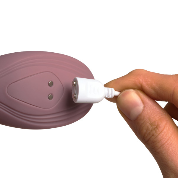 Amaysin Slim Alushousuvibraattori Kuva tuotteesta kädessä 52