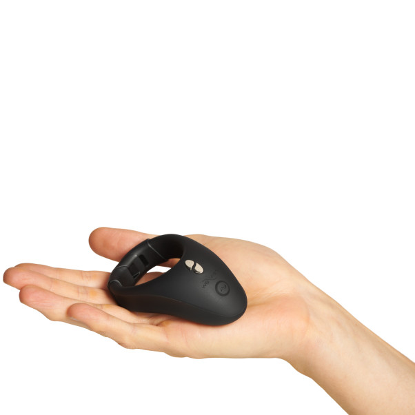 We-Vibe Tease Us Special Edition Setti Värisevillä Bond Penisrenkailla Kuva tuotteesta kädessä 50