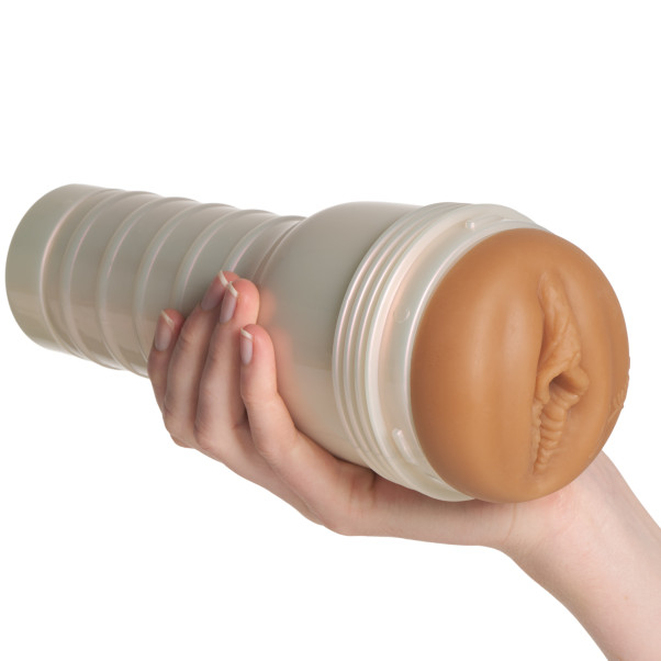 Fleshlight Girls Luna Star Glimmer Kuva tuotteesta kädessä 50