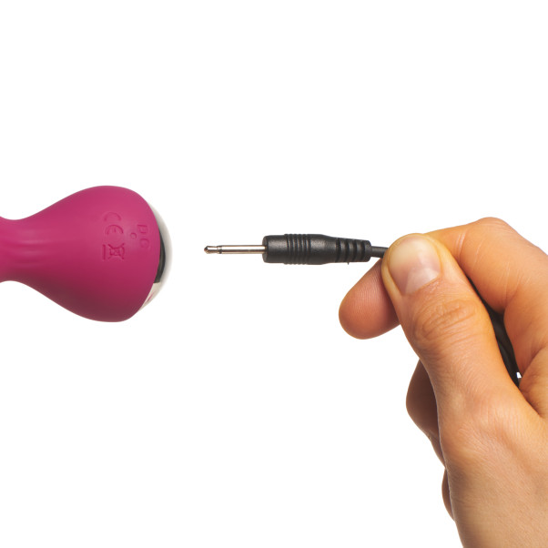 Sinful Ultimate Kegel Pink Geishakuulasetti Kiihotinkuulalla Kuva tuotteesta kädessä 52