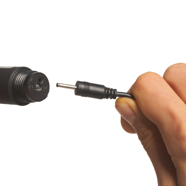 Bathmate Maximus Vibe 45 Penis- ja Kivesrengas Kuva tuotteesta kädessä 51