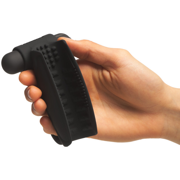 Bathmate Hand Vibe Masturbaattori Bullet-vibraattorilla Kuva tuotteesta kädessä 50