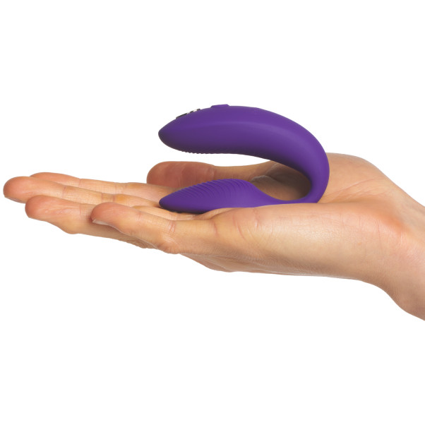 We-Vibe Sync 2 Sovelluksella Ohjattava Parivibraattori Kuva tuotteesta kädessä 50