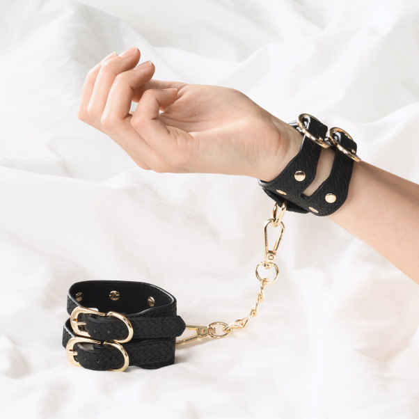 Sinful Braided Kinky Bondagesetti Kuva tuotteesta kädessä 51