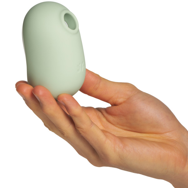 Satisfyer Pro to Go 2 Paineaaltokiihotin Kuva tuotteesta kädessä 50