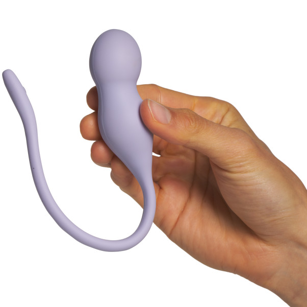 Perifit Care+ Lantionpohjan Harjoittaja Kuva tuotteesta kädessä 50