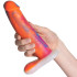 Vixen Creations Bandit Tie-Bright VixSkin Dildo 20,5 cm Kuva tuotteesta kädessä 50