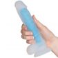 Baseks Glow in the Dark Sininen Dildo 21,5 cm Kuva tuotteesta kädessä 50